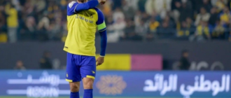 Les fans d’Al Hilal ont scandé le nom de Messi alors que l’équipe d’Al Nasr de Ronaldo perdait lourdement